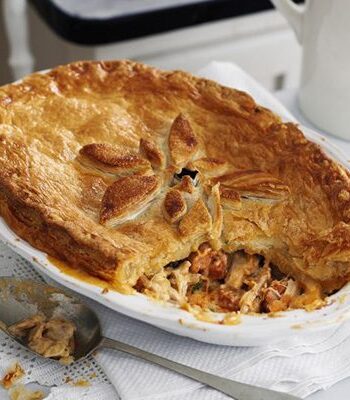 https://www.pontalo.net - Chicken & chorizo pie