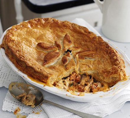 https://www.pontalo.net - Chicken & chorizo pie