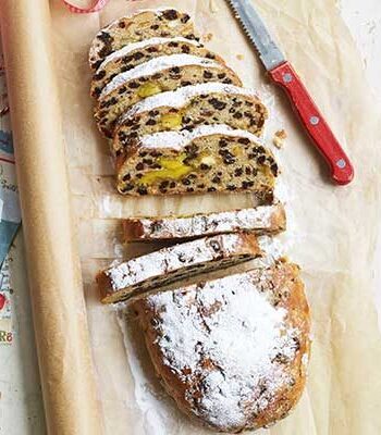 https://www.pontalo.net - Christmas stollen with almonds & marzipan