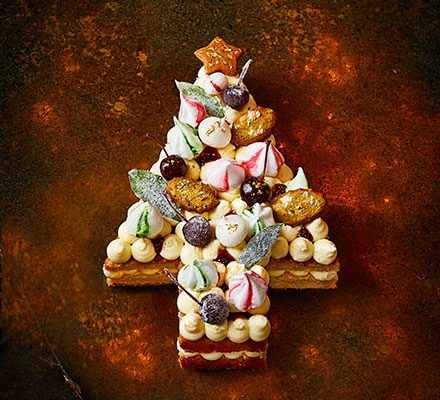 https://www.pontalo.net - White forest Christmas tree traybake