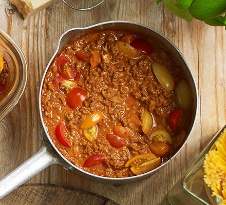 https://www.pontalo.net - Beef mince & tomato ragu