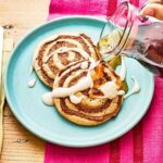 https://www.pontalo.net - Cinnamon roll pancakes