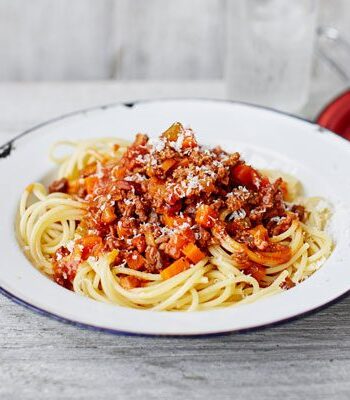 https://www.pontalo.net - Classic spaghetti Bolognese