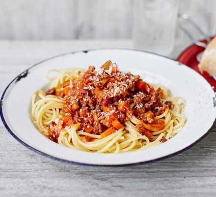 https://www.pontalo.net - Classic spaghetti Bolognese