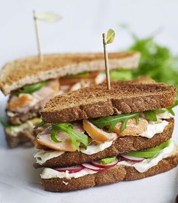 https://www.pontalo.net - Salmon club sandwich