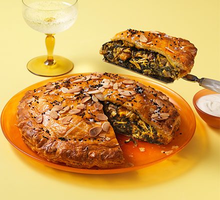 https://www.pontalo.net - Coronation chicken pie