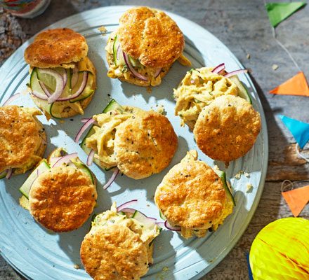 https://www.pontalo.net - Coronation chicken scones