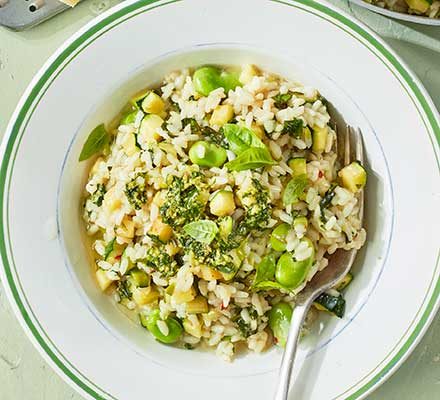 https://www.pontalo.net - Courgette & broad bean risotto with basil pesto