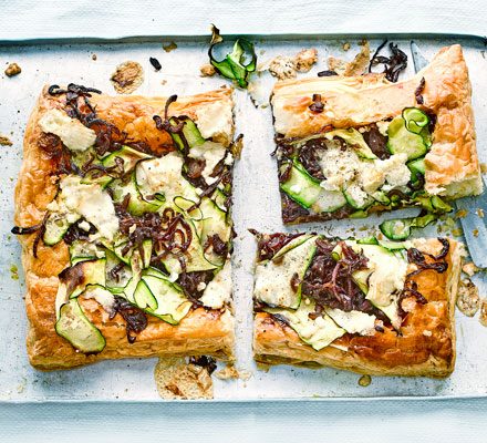 https://www.pontalo.net - Courgette & caramelised red onion puff pastry tart