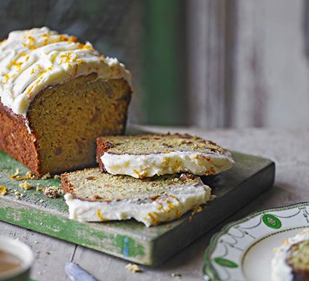 https://www.pontalo.net - Courgette & orange cake with cream cheese frosting