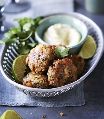 https://www.pontalo.net - Spiced crab cakes with lemon & lime aïoli