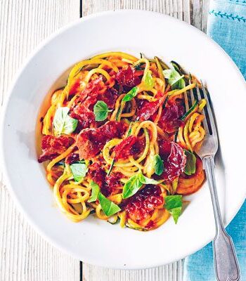 https://www.pontalo.net - Creamy tomato courgetti