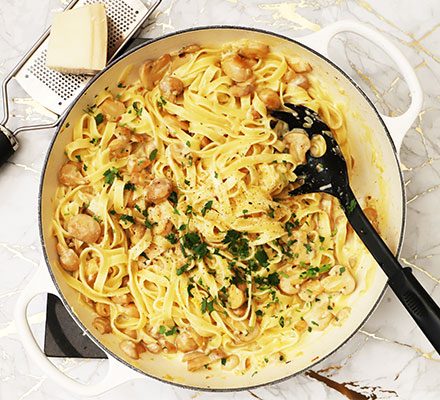 https://www.pontalo.net - Creamy mushroom pasta