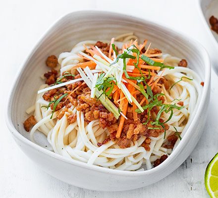 https://www.pontalo.net - Crispy chilli turkey noodles