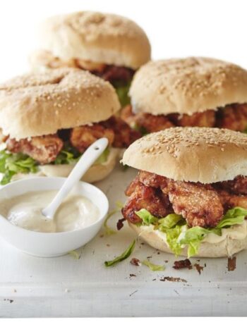 https://www.pontalo.net - Crispy Japanese-style chicken burgers