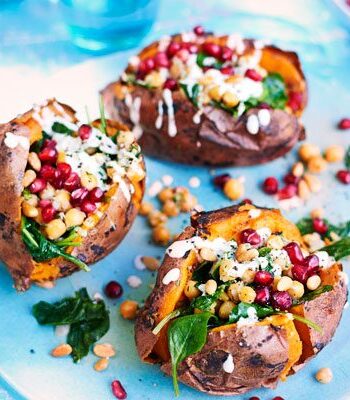 https://www.pontalo.net - Crispy sweet potatoes with chickpeas & tahini yogurt