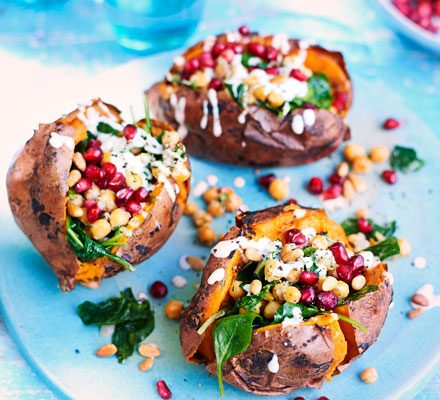 https://www.pontalo.net - Crispy sweet potatoes with chickpeas & tahini yogurt