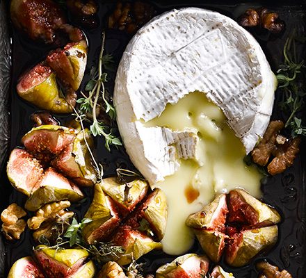 https://www.pontalo.net - Baked blue cheese with figs & walnuts