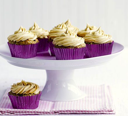 https://www.pontalo.net - Vegan cupcakes with banana & peanut butter