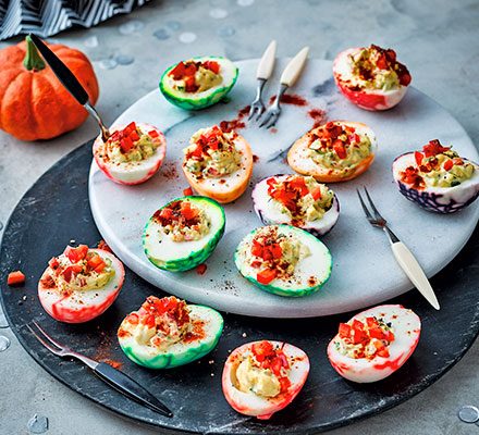 https://www.pontalo.net - Halloween devilled eggs