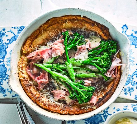 https://www.pontalo.net - Ham & cheese Dutch baby pancake