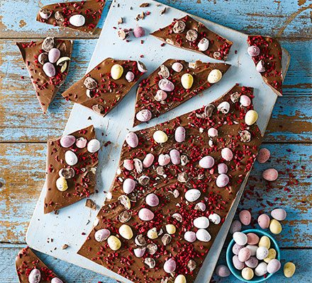 https://www.pontalo.net - Easter chocolate bark