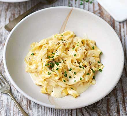 https://www.pontalo.net - Fettuccine alfredo