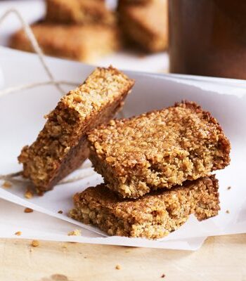 https://www.pontalo.net - Yummy golden syrup flapjacks