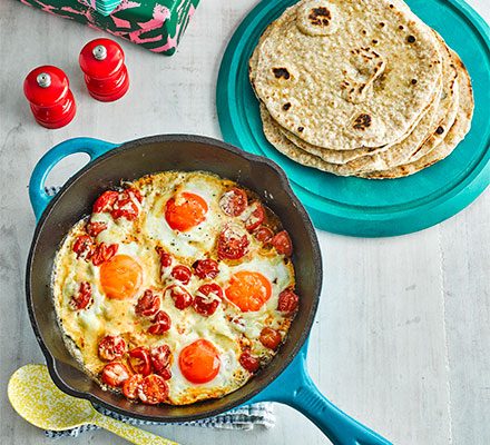 https://www.pontalo.net - Flatbreads with brunch-style eggs