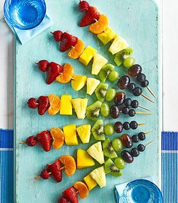 https://www.pontalo.net - Rainbow fruit skewers