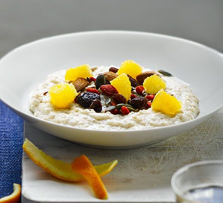 https://www.pontalo.net - Fruit & nut breakfast bowl