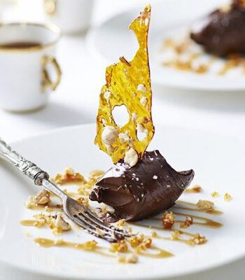 https://www.pontalo.net - Chocolate ganache & salted caramel brittle