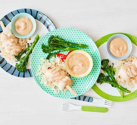 https://www.pontalo.net - Toddler recipe: Chicken cashew satay on lolly sticks