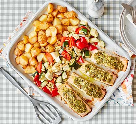 https://www.pontalo.net - Salmon pesto traybake with baby roast potatoes