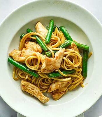 https://www.pontalo.net - Ginger chicken & green bean noodles