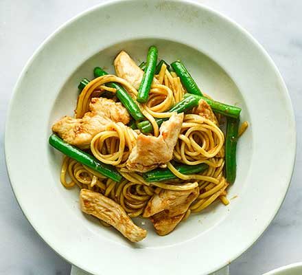 https://www.pontalo.net - Ginger chicken & green bean noodles