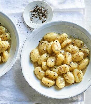 https://www.pontalo.net - Gnocchi cacio e pepe