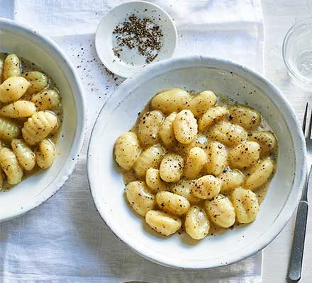 https://www.pontalo.net - Gnocchi cacio e pepe