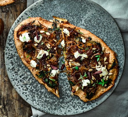 https://www.pontalo.net - Caramelised onion & goat's cheese pizza