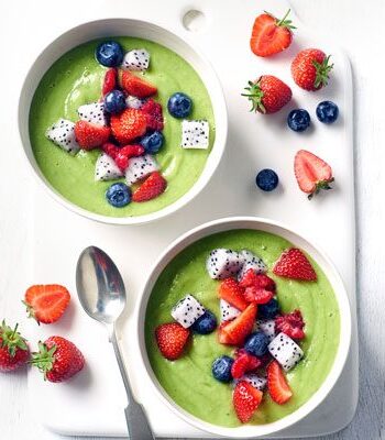 https://www.pontalo.net - Green rainbow smoothie bowl