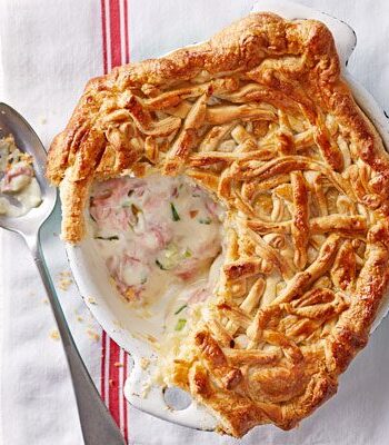 https://www.pontalo.net - Ham & tarragon pot pie