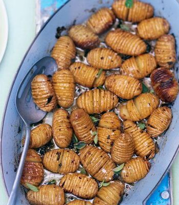 https://www.pontalo.net - Hasselback new potatoes with oregano