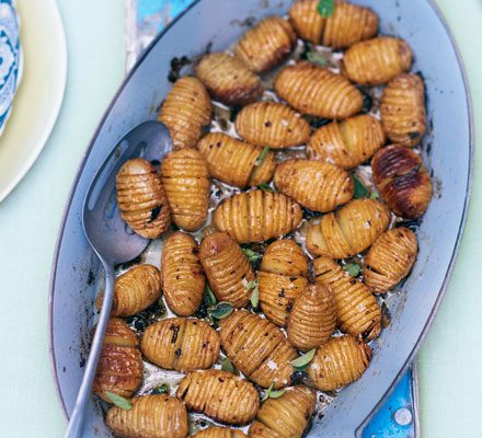 https://www.pontalo.net - Hasselback new potatoes with oregano