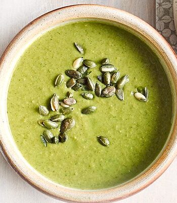 https://www.pontalo.net - Herby broccoli & pea soup