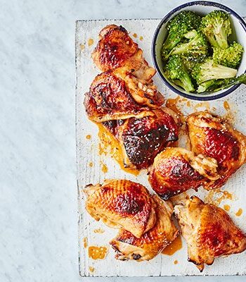 https://www.pontalo.net - Honey & soy chicken with sesame broccoli