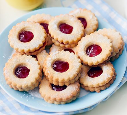 https://www.pontalo.net - Jammy dodger biscuits