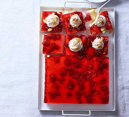 https://www.pontalo.net - Jelly & custard trifle squares