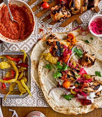 https://www.pontalo.net - Turkish kebabs with tomato chilli sauce