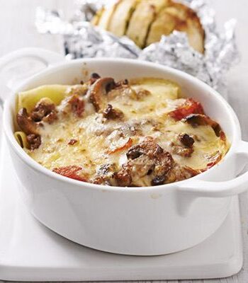 https://www.pontalo.net - Sausage & mushroom lasagne