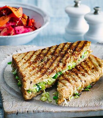 https://www.pontalo.net - Cheese & leek toasties with quick pickle